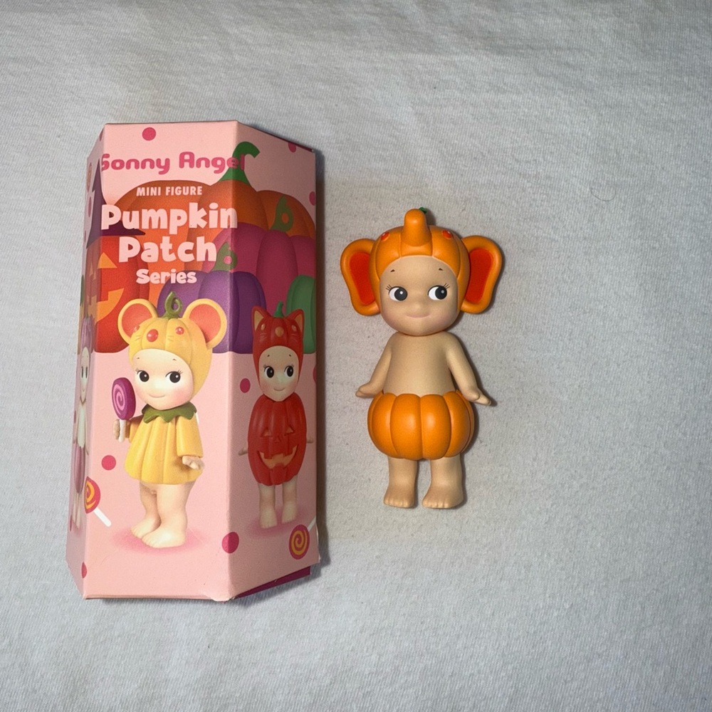 NWT Sonny Angel Pumpkin Patch Elephant